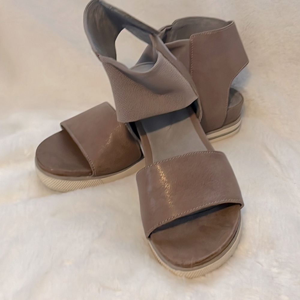 Eileen Fisher platform Velcro shoe in taupe